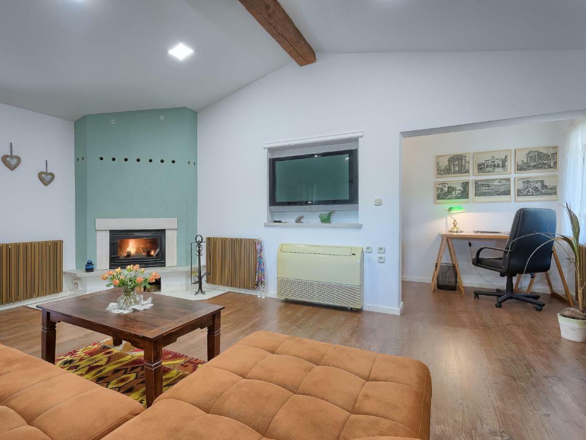 Holiday Home Country House D&D By Interhome PUY 외부 사진